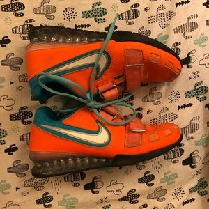 Nike romaleos 2. Orange and blue